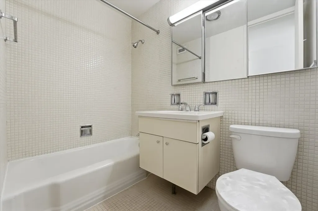 4800 South Chicago Beach Drive Chicago IL 60615