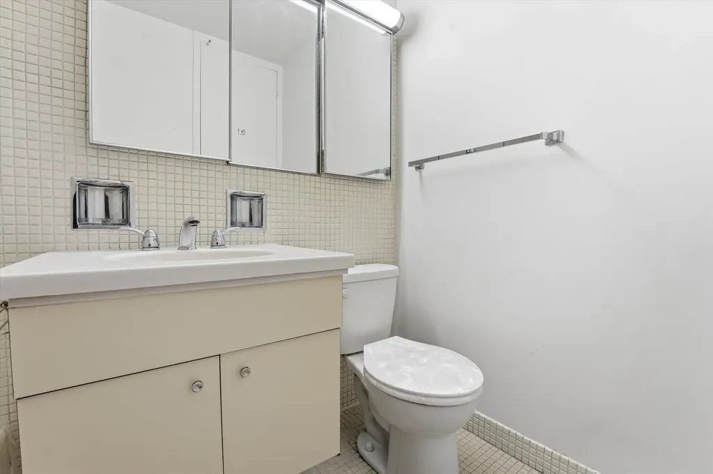 4800 South Chicago Beach Drive Chicago IL 60615