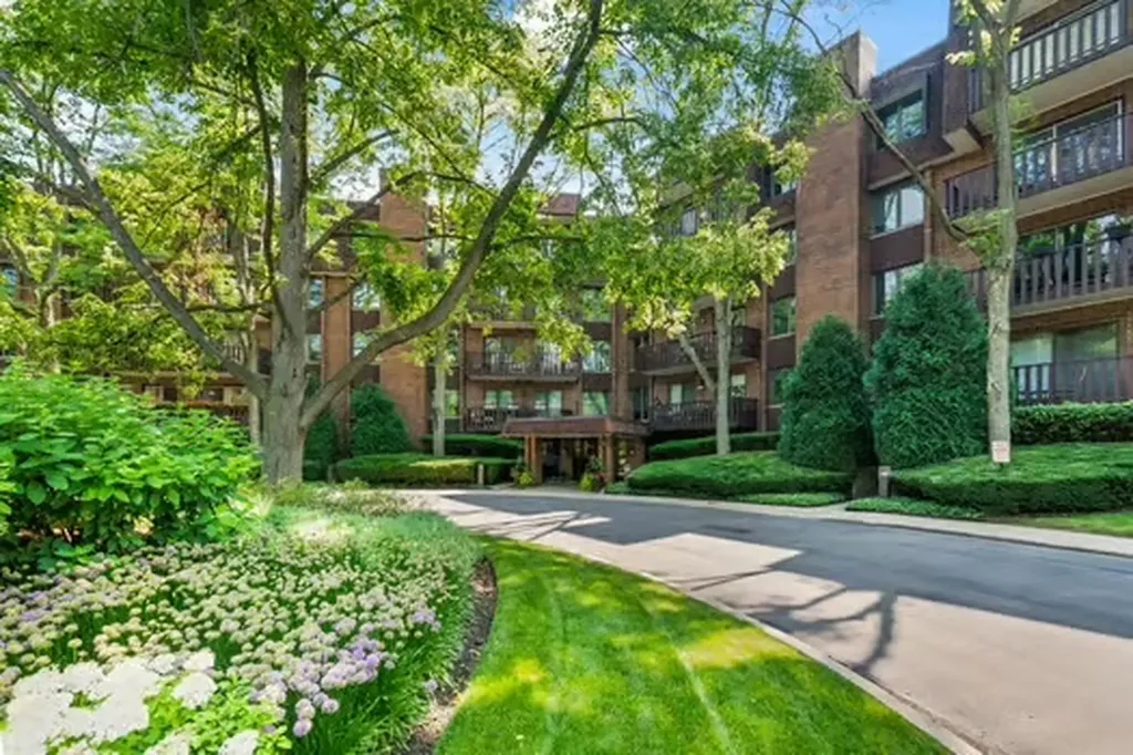 1125 Lake Cook Road Northbrook IL 60062