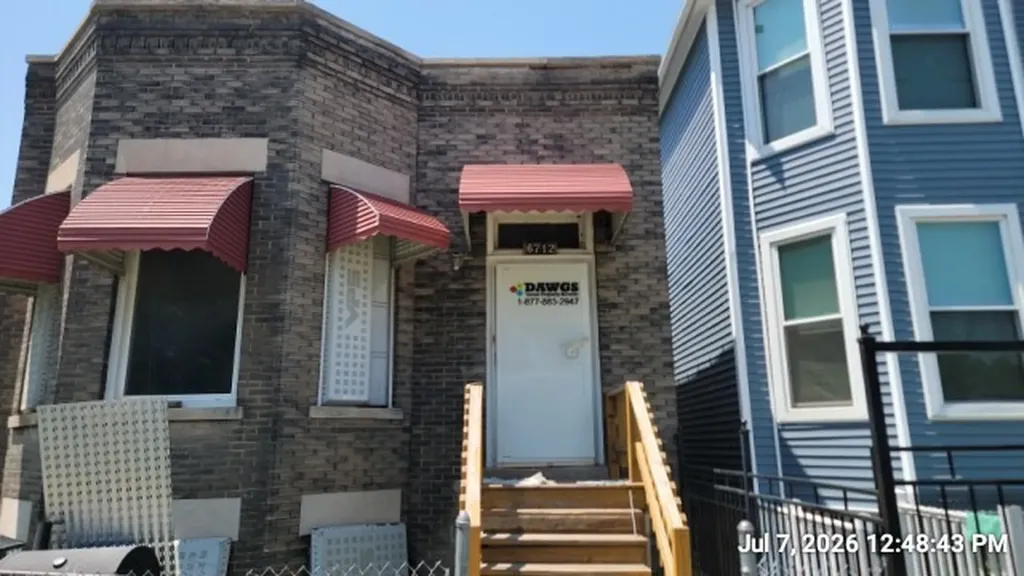 6712 South Eberhart Avenue Chicago IL 60637