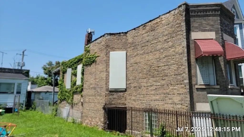 6712 South Eberhart Avenue Chicago IL 60637