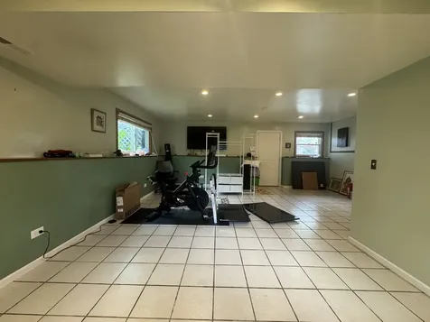 2833 Apple Avenue Waukegan IL 60085