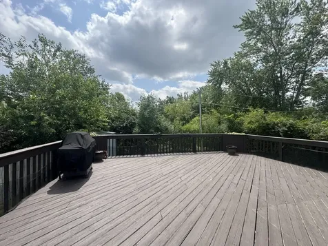 2833 Apple Avenue Waukegan IL 60085