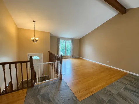 2833 Apple Avenue Waukegan IL 60085