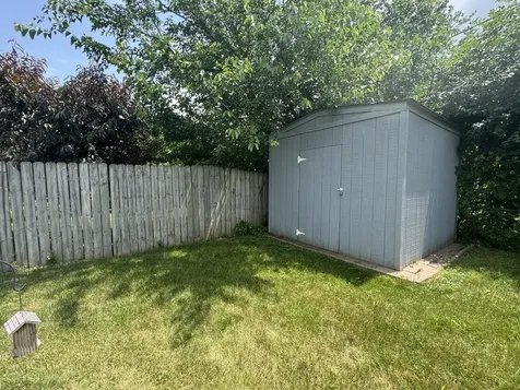2833 Apple Avenue Waukegan IL 60085