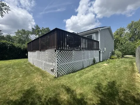 2833 Apple Avenue Waukegan IL 60085