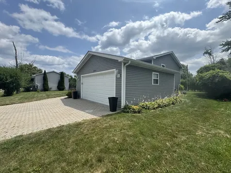 2833 Apple Avenue Waukegan IL 60085