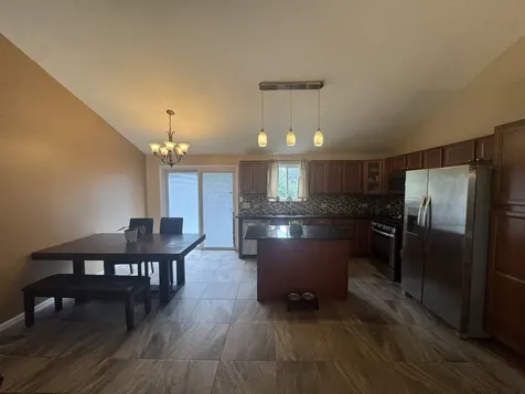 2833 Apple Avenue Waukegan IL 60085