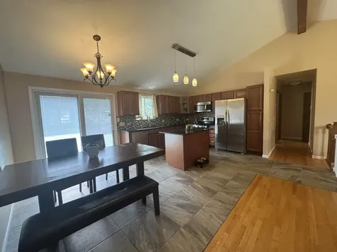 2833 Apple Avenue Waukegan IL 60085