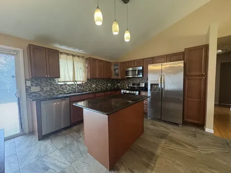 2833 Apple Avenue Waukegan IL 60085