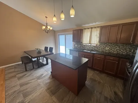 2833 Apple Avenue Waukegan IL 60085