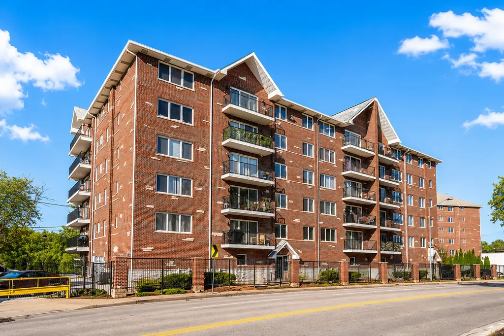 8030 Riverwalk Drive Lyons IL 60534
