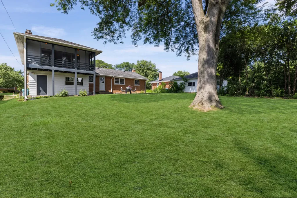 19 7TH Street Downers Grove IL 60515