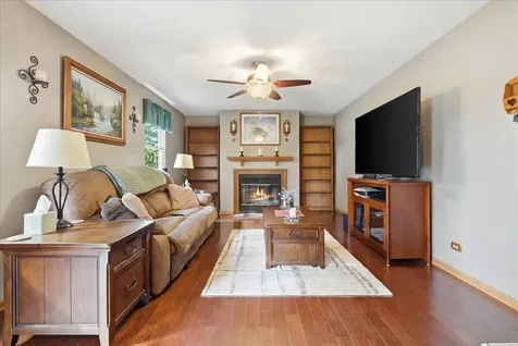 1860 Carl Drive Round Lake Beach IL 60073