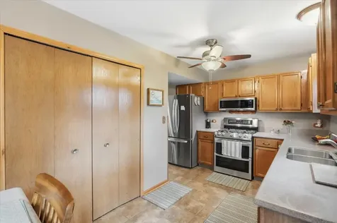 1860 Carl Drive Round Lake Beach IL 60073