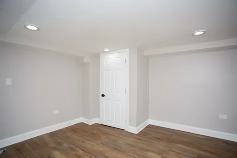 14448 Peoria Street Harvey IL 60426