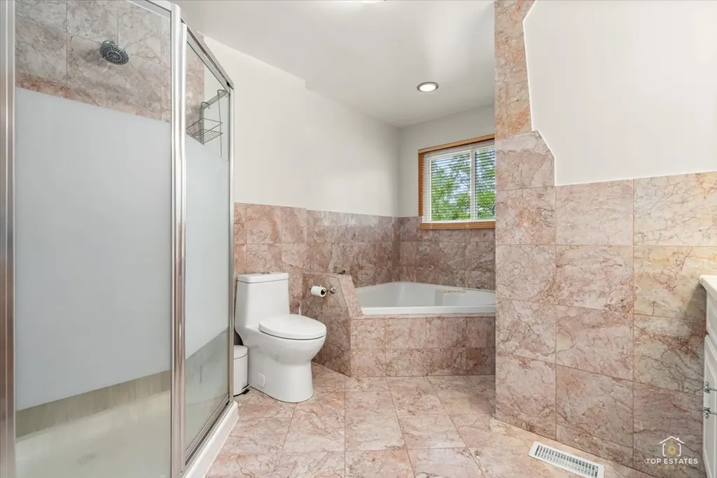 321 Hickory Lane Schaumburg IL 60193