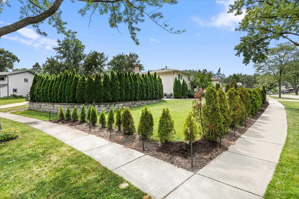 321 Hickory Lane Schaumburg IL 60193