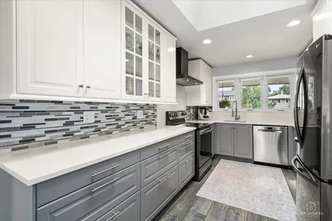 321 Hickory Lane Schaumburg IL 60193