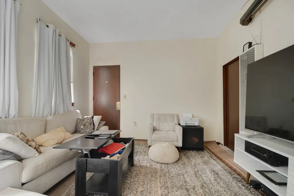 2856 West 38th Place Chicago IL 60632