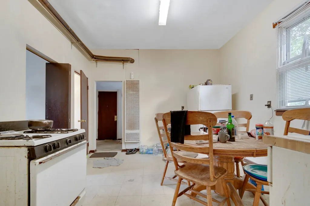 2856 West 38th Place Chicago IL 60632