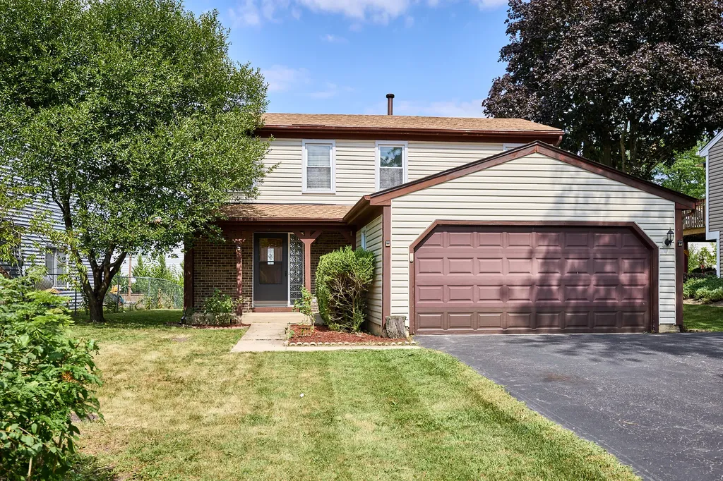 593 Iroquois Trail Carol Stream IL 60188