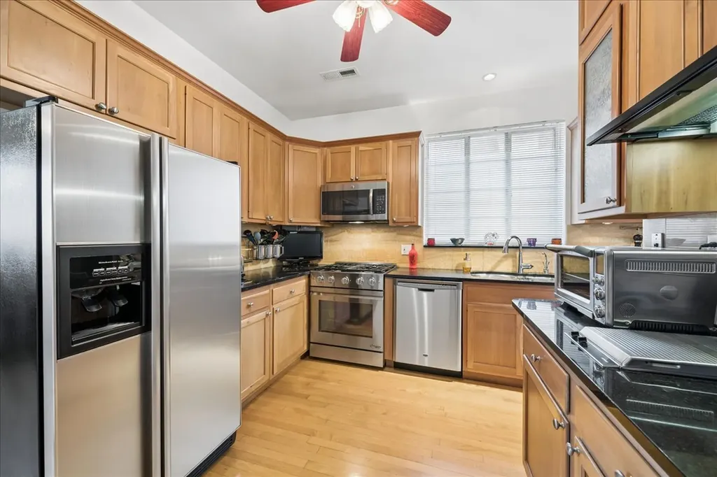 5725 North Sacramento Avenue Chicago IL 60659