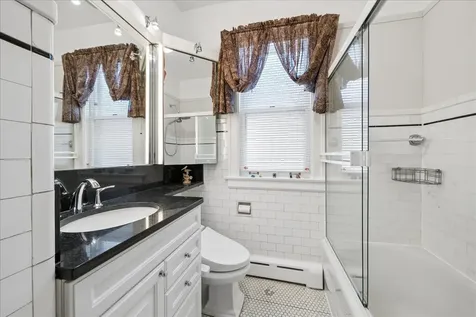 5725 North Sacramento Avenue Chicago IL 60659