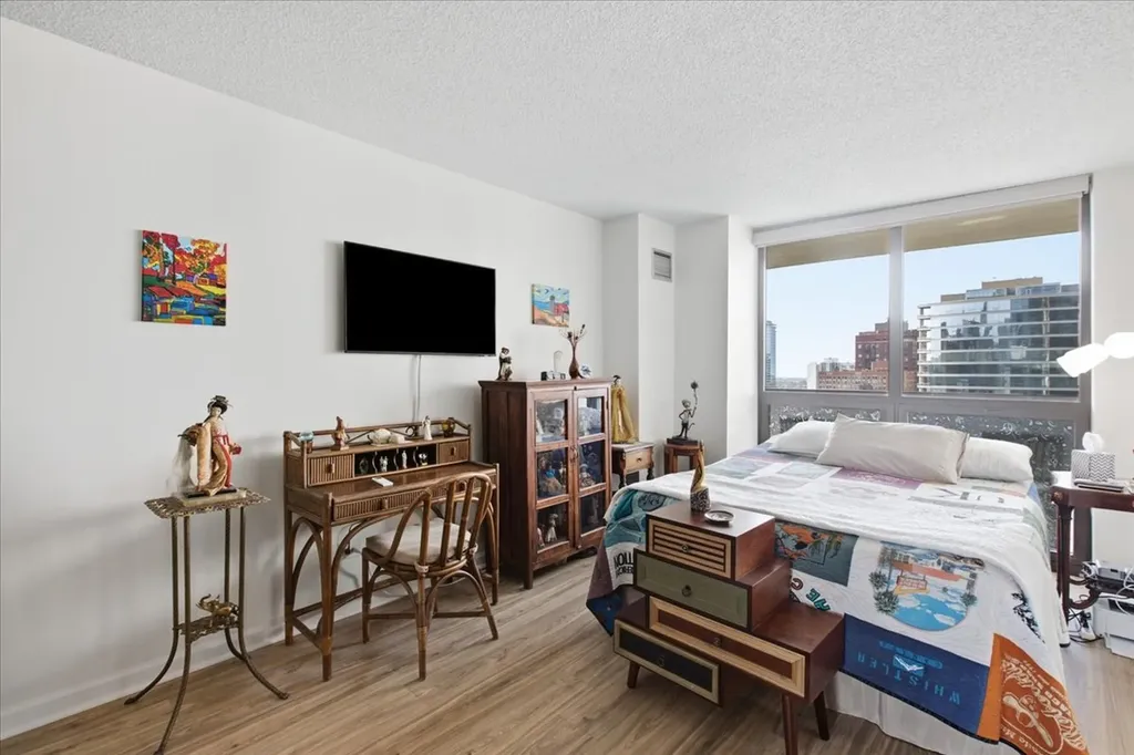 33 West Delaware Place Chicago IL 60610