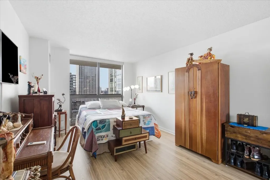 33 West Delaware Place Chicago IL 60610