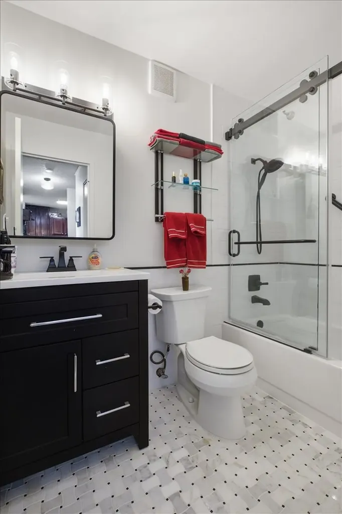 33 West Delaware Place Chicago IL 60610
