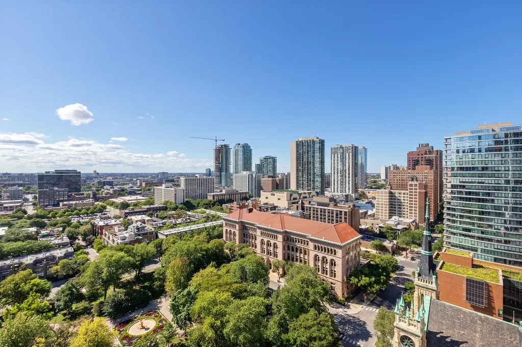 33 West Delaware Place Chicago IL 60610
