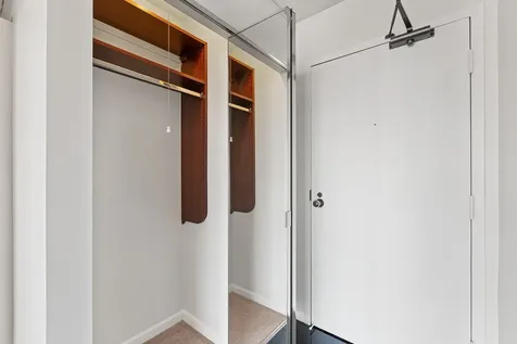 33 West Delaware Place Chicago IL 60610