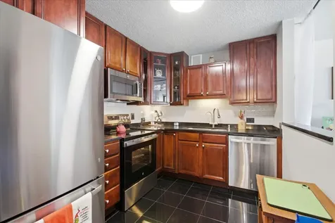 33 West Delaware Place Chicago IL 60610