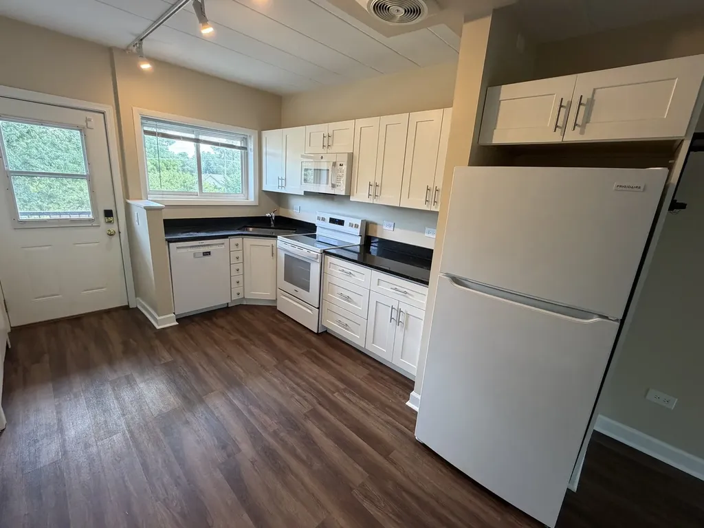 1307 College Avenue Wheaton IL 60187