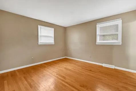 2736 Wall Avenue Waukegan IL 60087