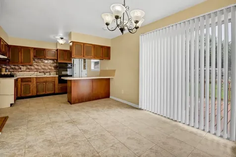 2736 Wall Avenue Waukegan IL 60087