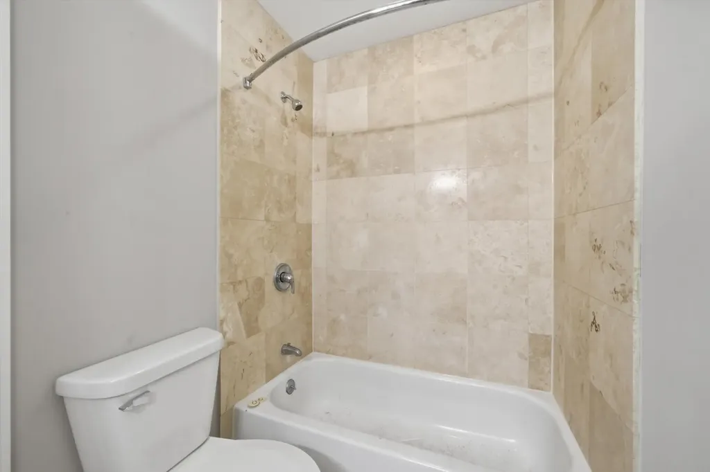 2527 West Harrison Street Chicago IL 60612