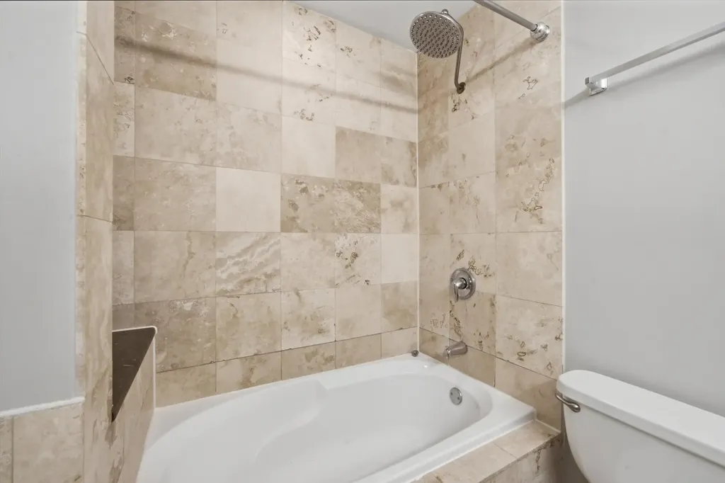 2527 West Harrison Street Chicago IL 60612
