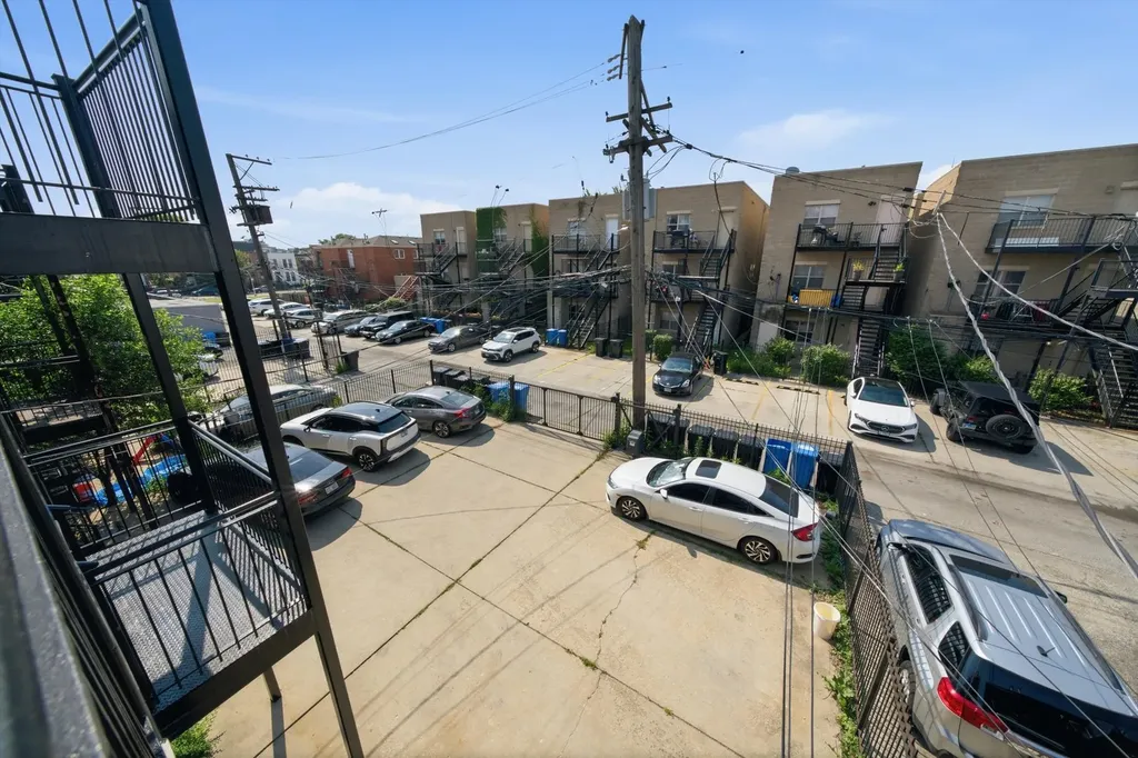 2527 West Harrison Street Chicago IL 60612