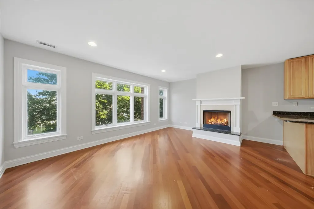 2527 West Harrison Street Chicago IL 60612