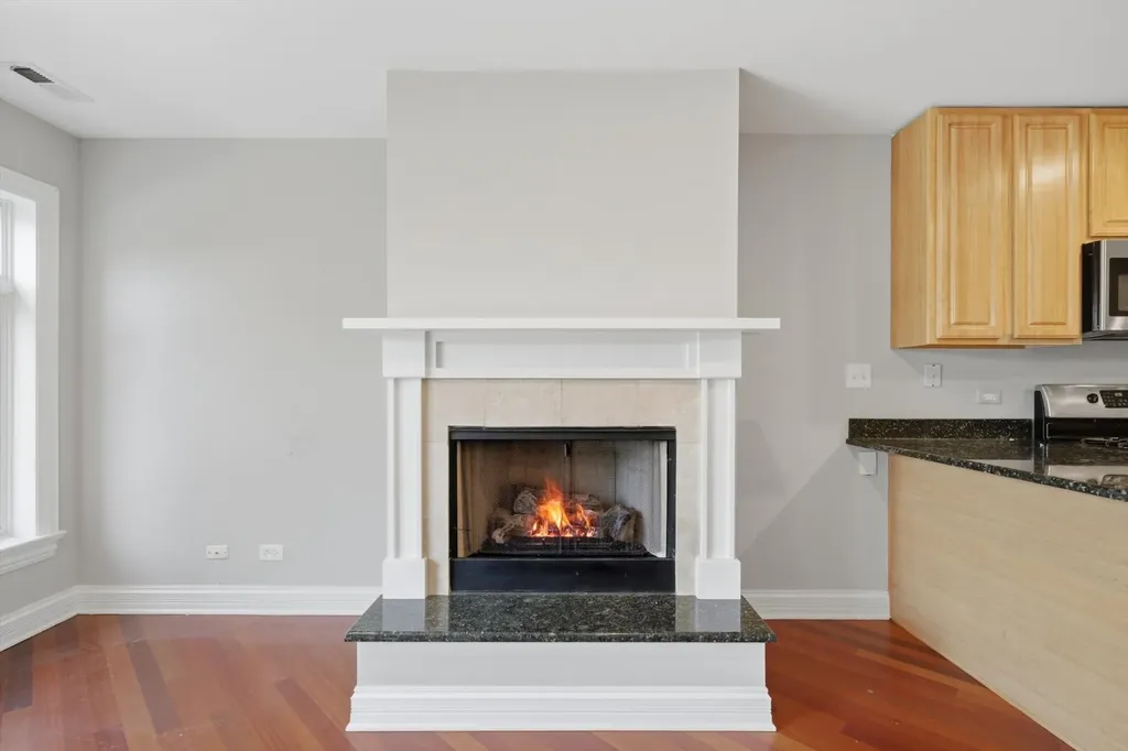 2527 West Harrison Street Chicago IL 60612