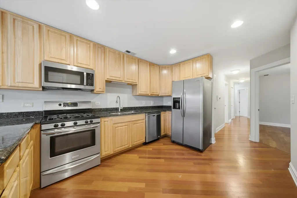 2527 West Harrison Street Chicago IL 60612