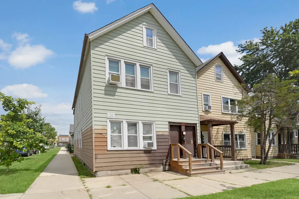 2858 West 38th Place Chicago IL 60632