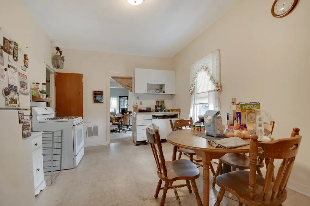 2858 West 38th Place Chicago IL 60632