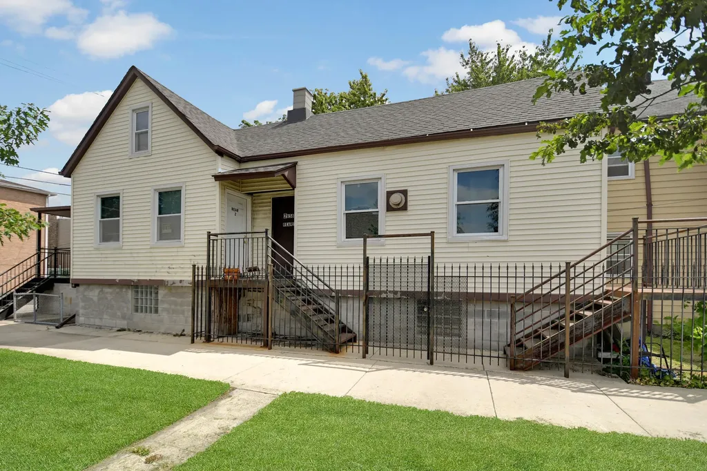 2858 West 38th Place Chicago IL 60632