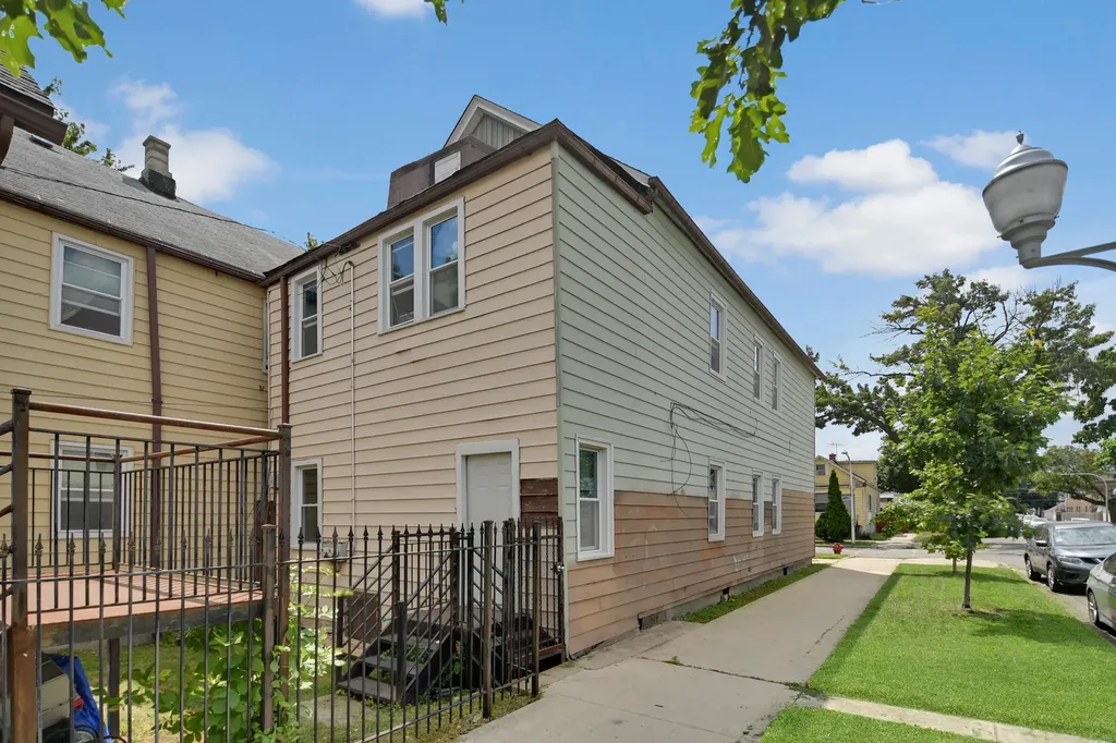 2858 West 38th Place Chicago IL 60632