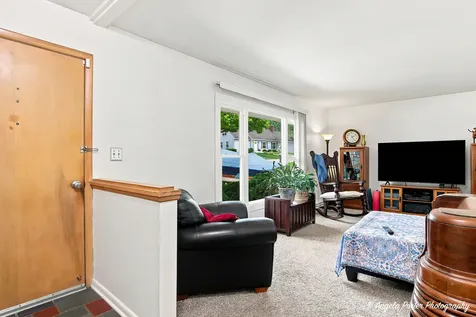 303 Ridge Street Algonquin IL 60102