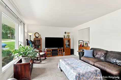 303 Ridge Street Algonquin IL 60102