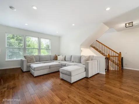 5566 Cloverdale Road Hanover Park IL 60133